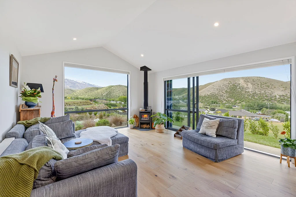 Cromwell 4Kwarto Exceptional Views, Stroll to the Lake