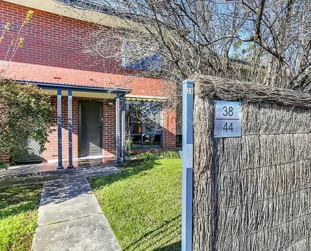 2 bedroom townhouse in Hectorville