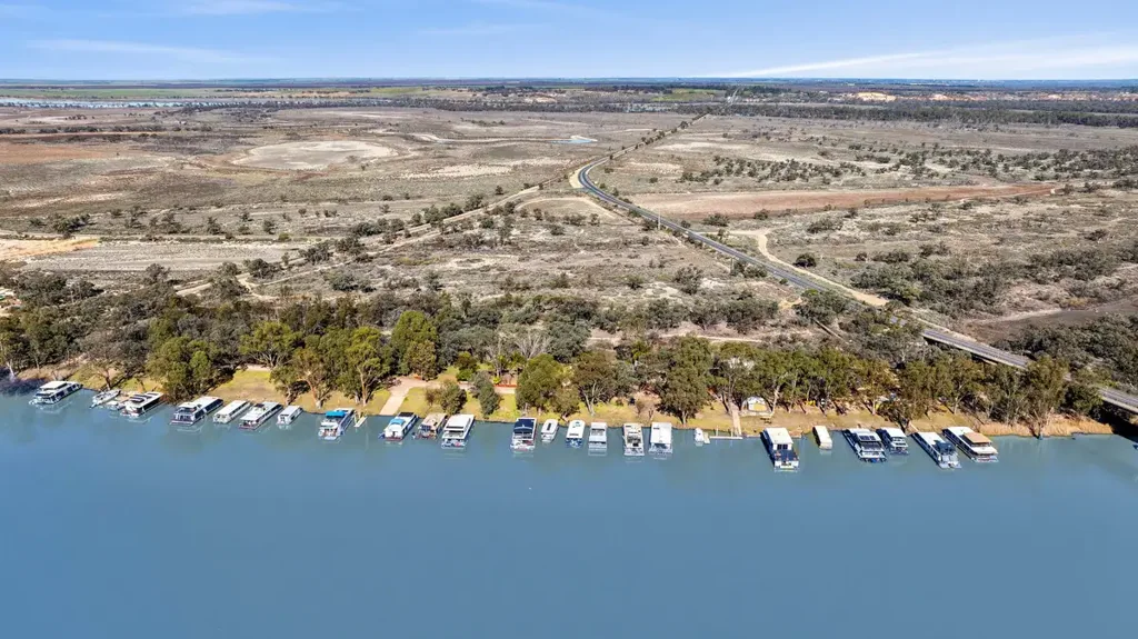 Gurra Gurra 5Habitaciones Prime Murray River Lifestyle Change & Investment – Income, Expansion & Rare Waterfront Access