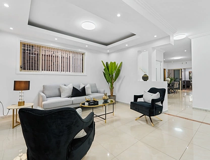 17A Salisbury Street, Canley Heights, South Western Suburbs, 4 침실, 3 욕실, Apartment