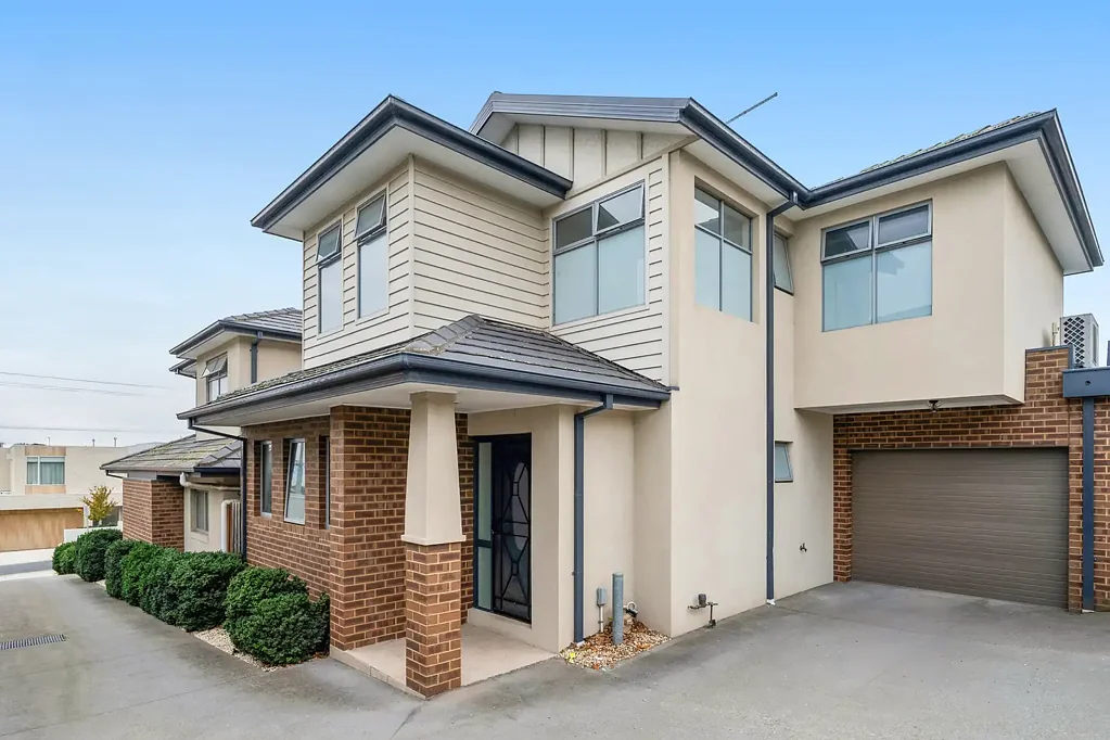 Essendon 3房 私密、宽敞且交通便利 Private, Spacious and Effortlessly Connected