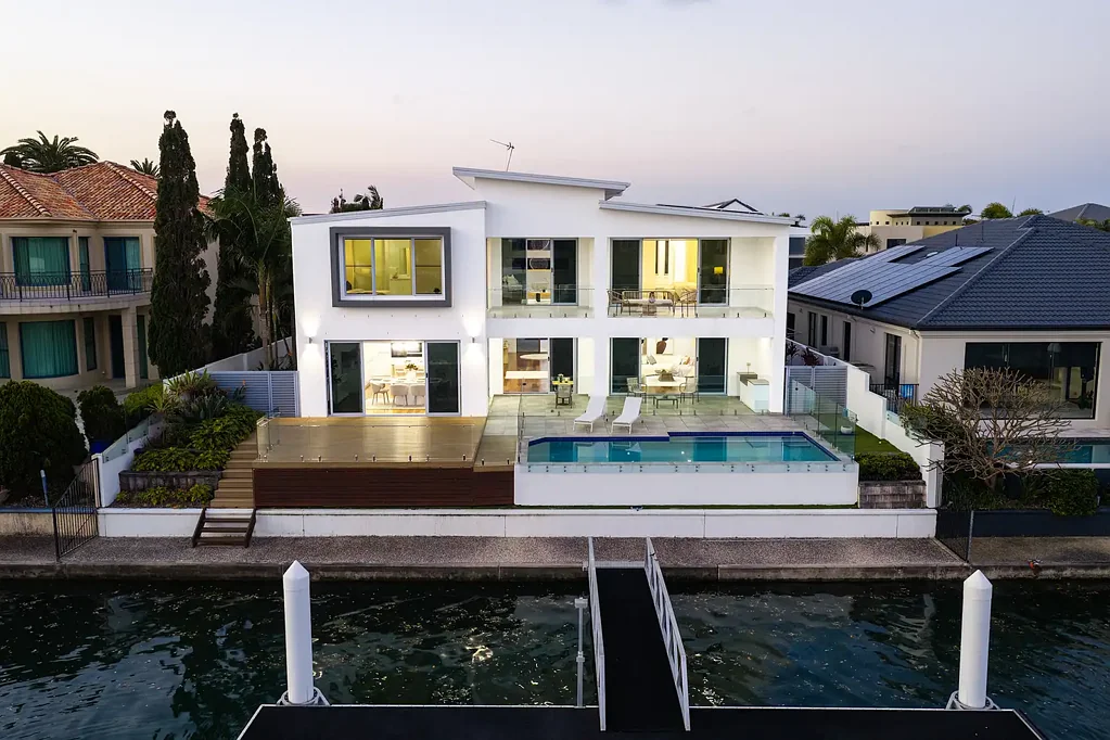 Paradise Point 5房  56 King Charles Drive, Sovereign Islands