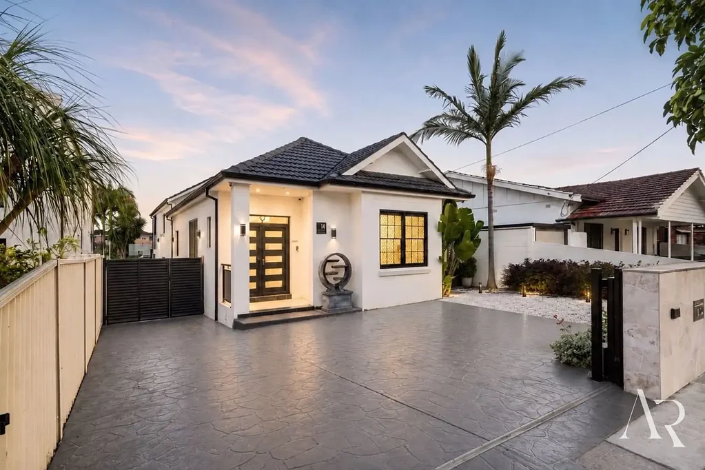 Roselands 5房 双砖豪华家庭住宅，坐落于宁静的死胡同 Double-Brick Luxury Family Living In a Peaceful Cul-De-Sac
