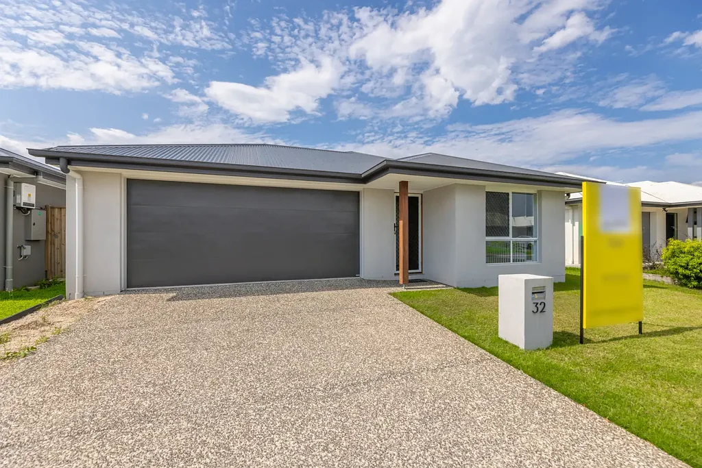Caboolture 4Kwarto Modern Living in Prime Central Springs Estate