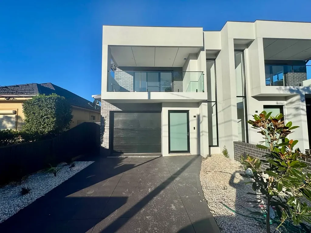 Brand New Luxury 5 Bedroom Duplex (2 available 30 & 30a)