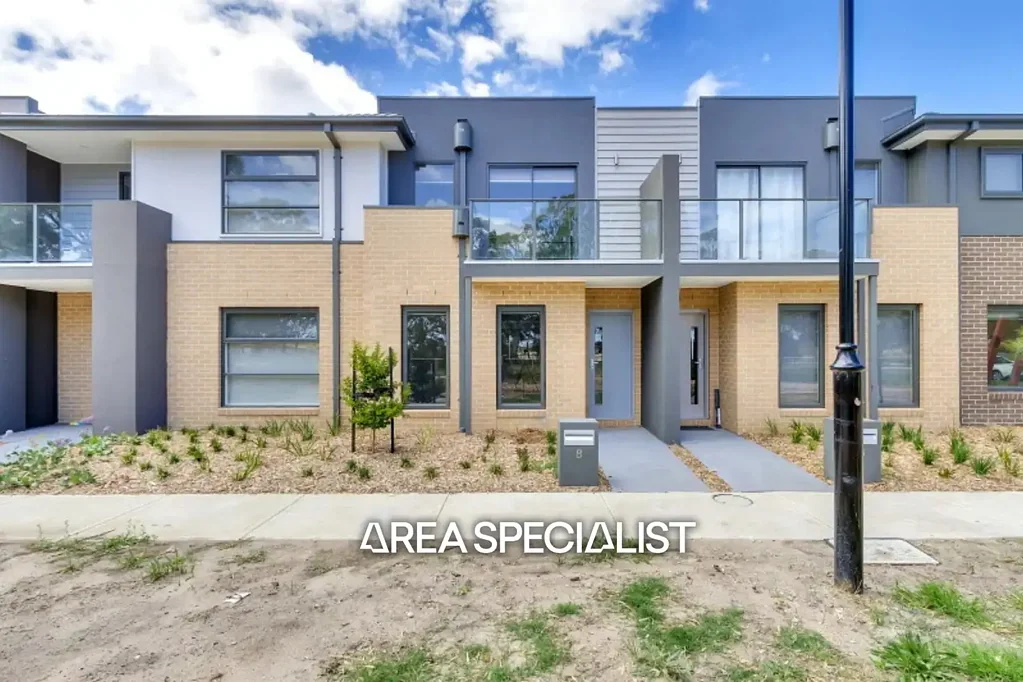 The Brief: Modern Townhouse Living with Park Views in a Convenient Keysborough Location