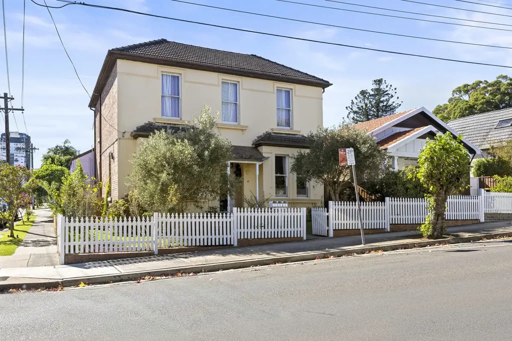 Burwood 5Moenga Exceptional Corner Block Investment with Potential