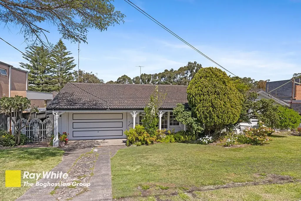 Picnic Point 3침실 Well-Maintained Home on 558sqm with 22.9M Frontage - Rare Oppurtunity (STCA)