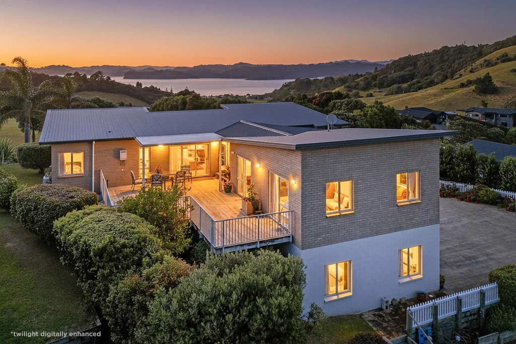 Whitianga 4 Slaapkamer Refined coastal living on stunning grounds