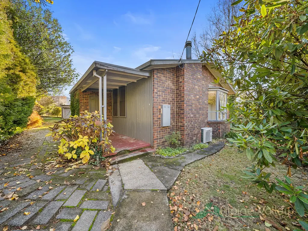 Mount Beauty 3બેડરૂમ Comfortable, Character-Filled Home on a Beautiful Corner Block