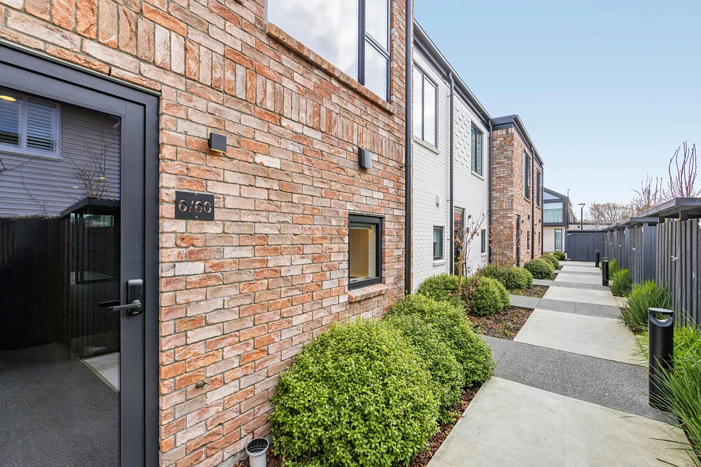 Saint Albans 2房  Contemporary Living, Coveted Location