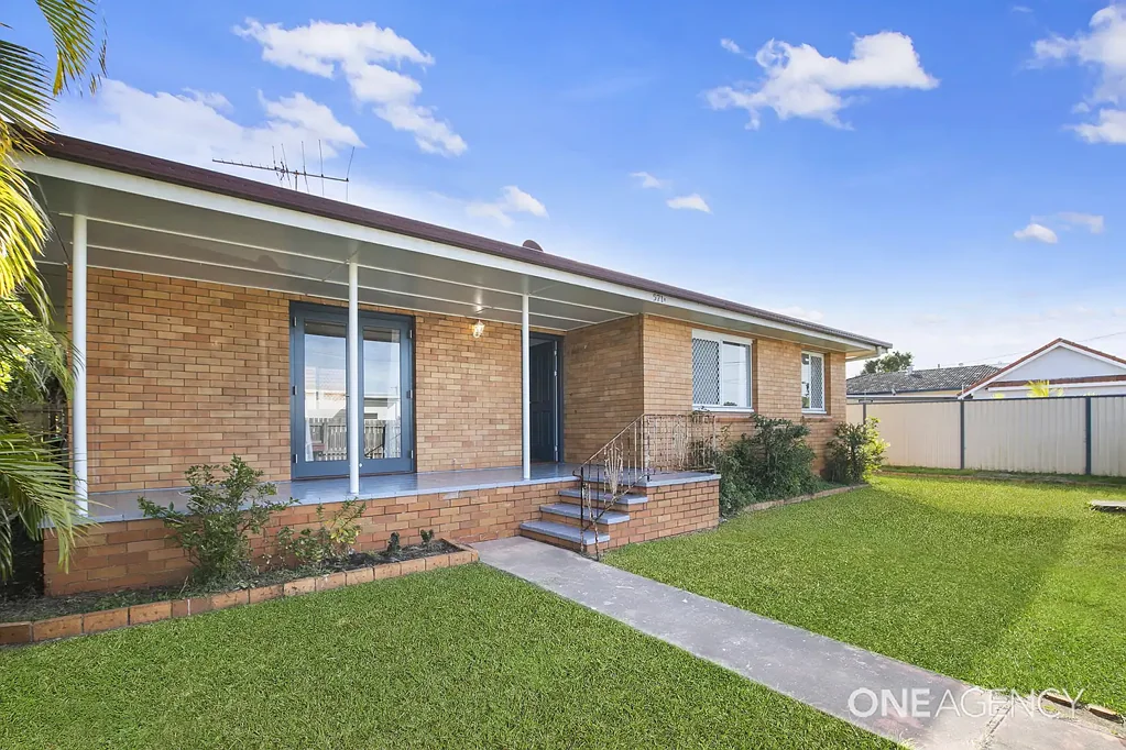 Fully Renovated Coastal Home – Easy Walk to Scarborough Waterfront