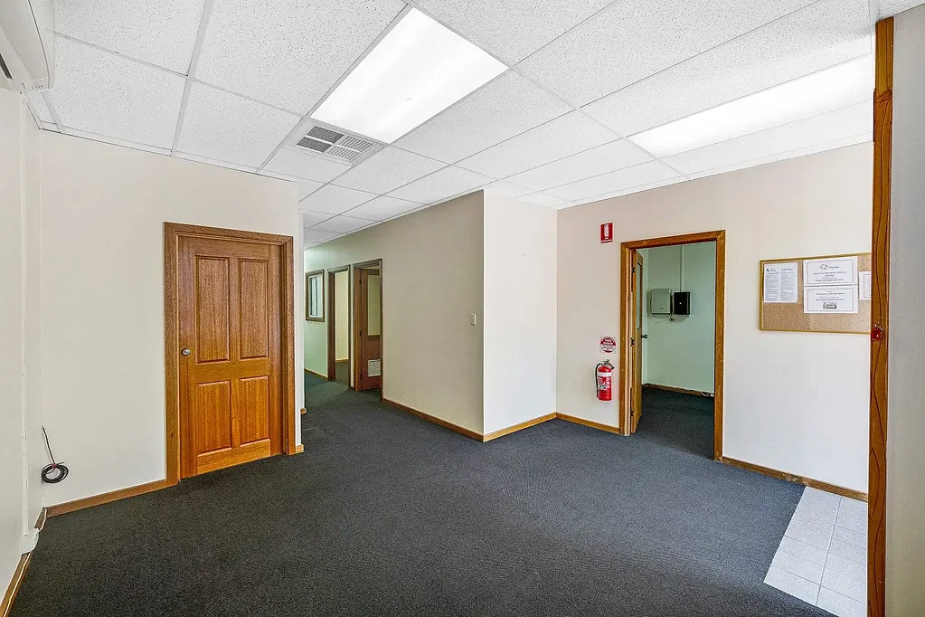 Work/ live in Port Adelaide Centre; mixed use (stcc) commercial/ residential