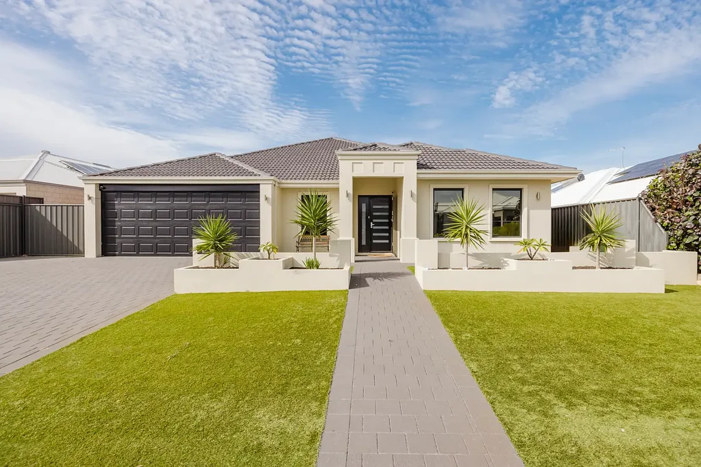 8 Daytona Road, Yanchep, WA 6035