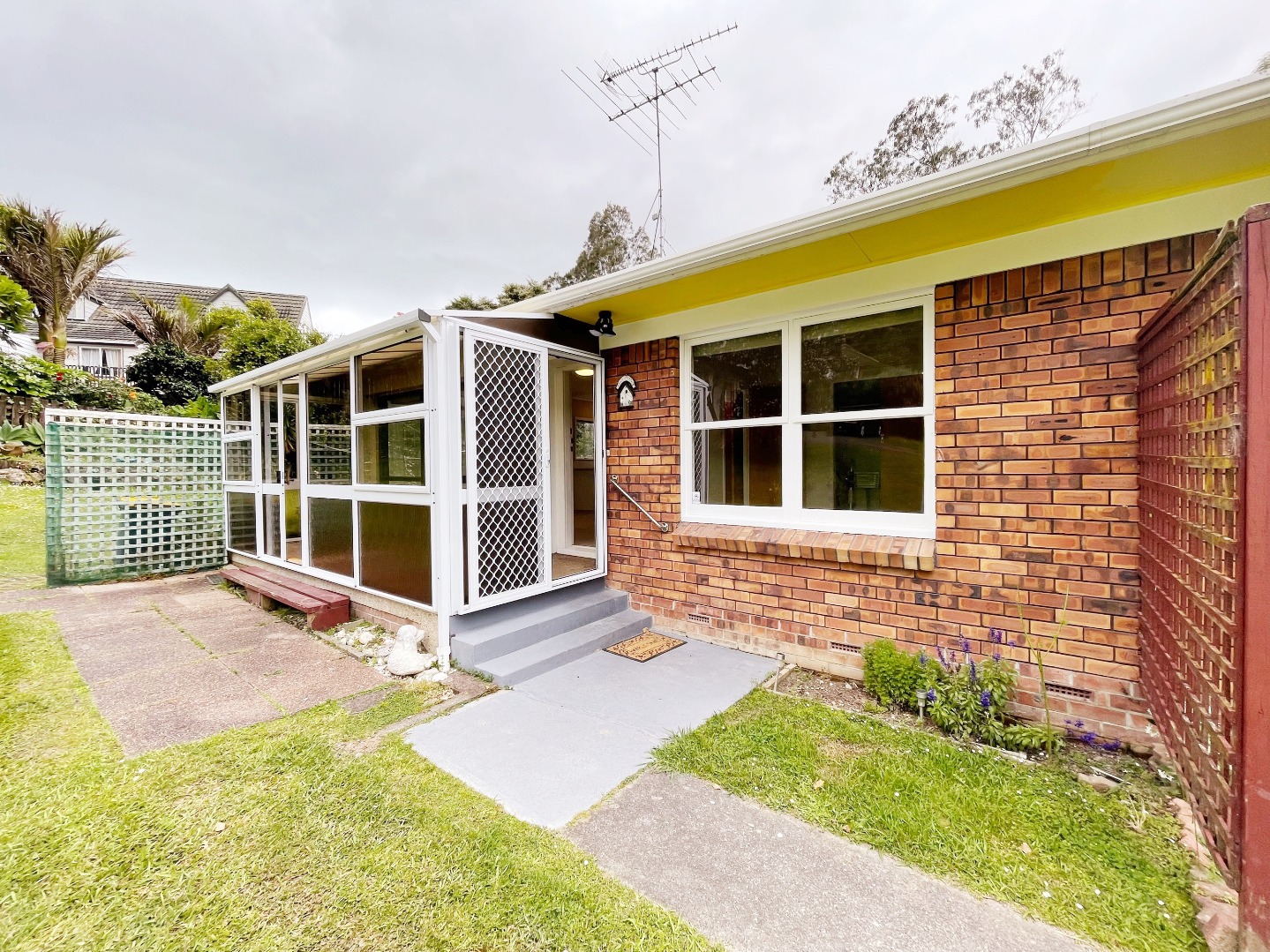 2/53 Ayton Drive, Totara Vale, Auckland - North Shore, 2 rūma, 1 rūma horoi, Unit