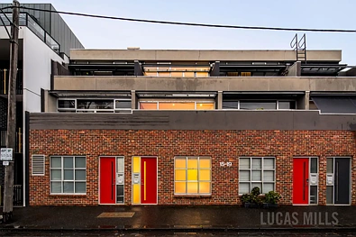 North Melbourne 3 Slaapkamer Stylish Warehouse Living in a Perfect Position