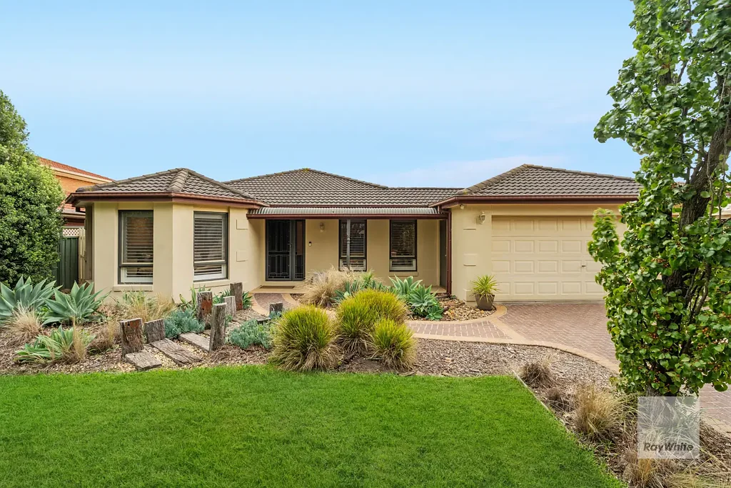 4 Kyneton Circuit, Caroline Springs, VIC 3023