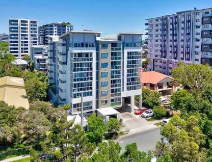 2/29 Regent Street, Woolloongabba, QLD 4102, 2 Bedrooms, 2 Bathrooms, Apartment