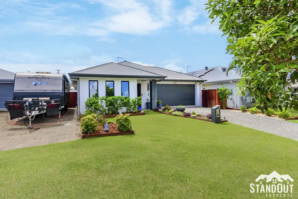10 Lakeside Crescent, Ningi, QLD 4511