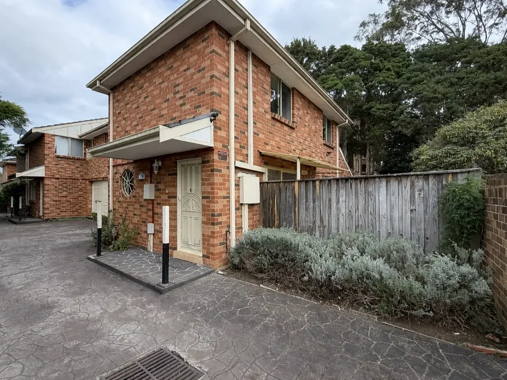 STYLISH & SPACIOUS THREE BEDROOM HOME