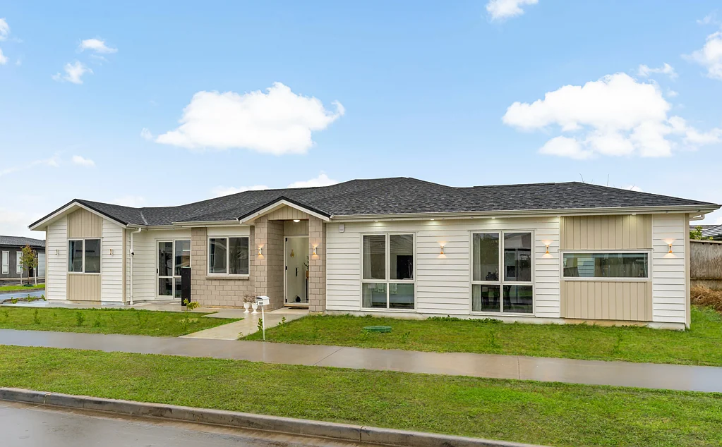 Pukekohe 5房  Vendor is moving to Australia -Urgent Sale!