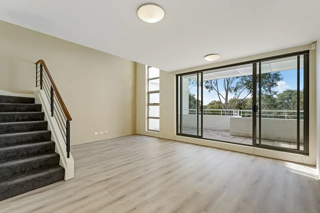 Luxury Penthouse Living In Premium Location