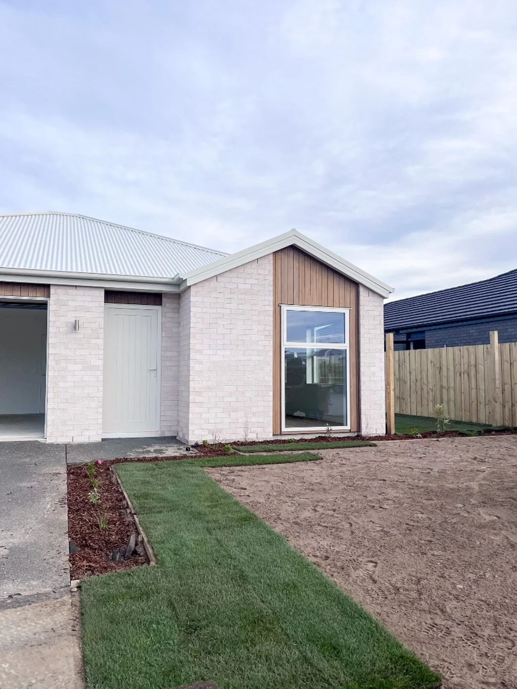 Brand new 4 bedroom home in Rolleston
