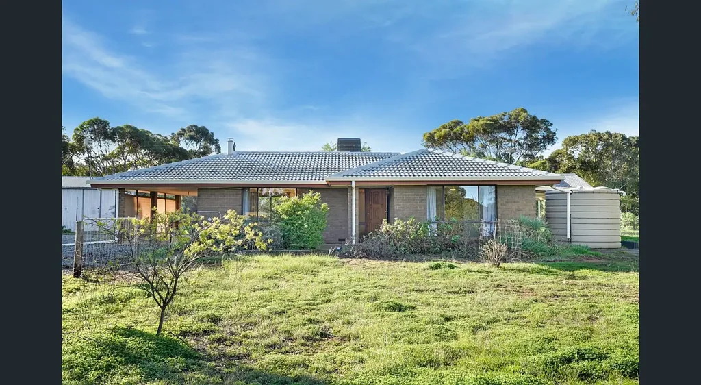Freshly Painted Home with Shed, Space and Comfort