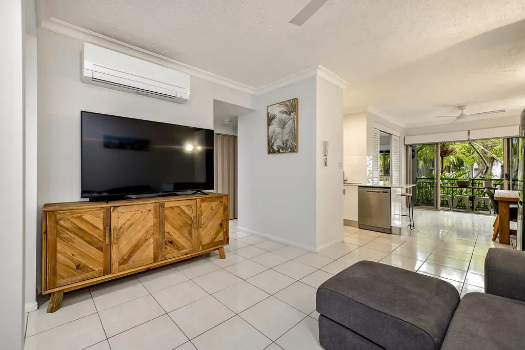 Cairns North 1 Bedroom LOW MAINTENANCE RESORT STYLE LIVING | EXQUISITE INTERNAL PRESENTATION