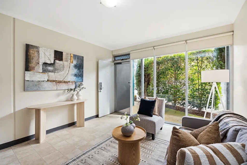 Mawson Lakes 2房  Ground-Floor 2-Bedroom Unit Adjacent to Pretty Parkland.