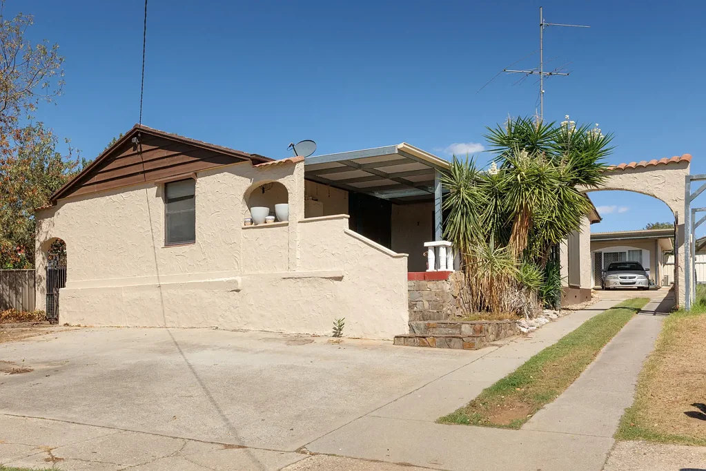 Tallangatta 4chambre Tallangatta  - Spacious Family Home with Separate Rear Unit