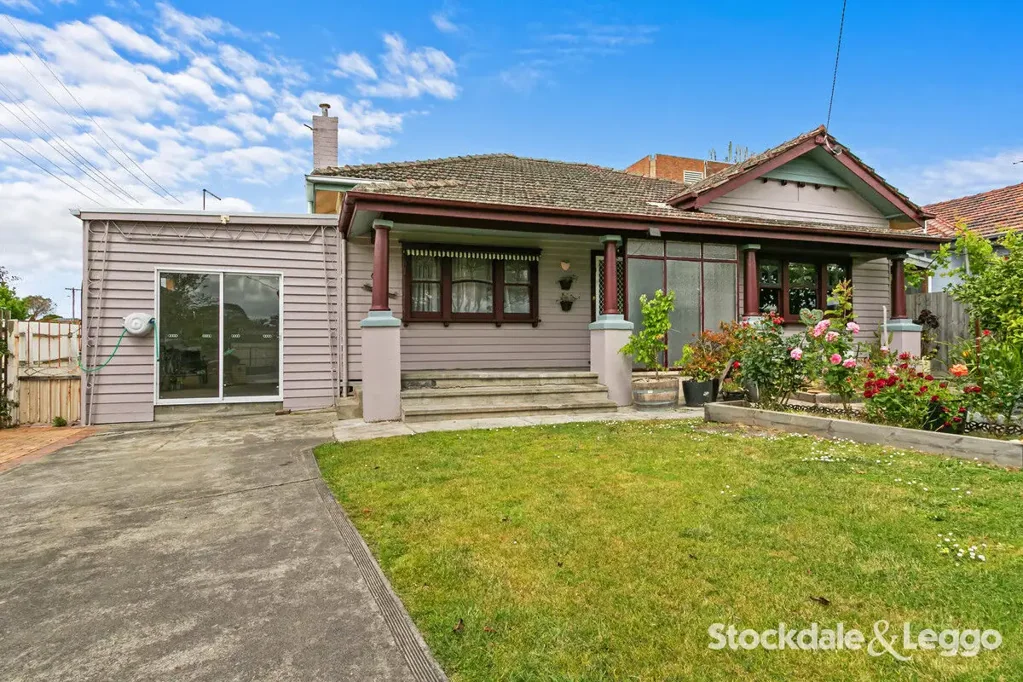 Morwell 4 Bedroom CALIFORNIAN BUNGALOW, GREAT STREET