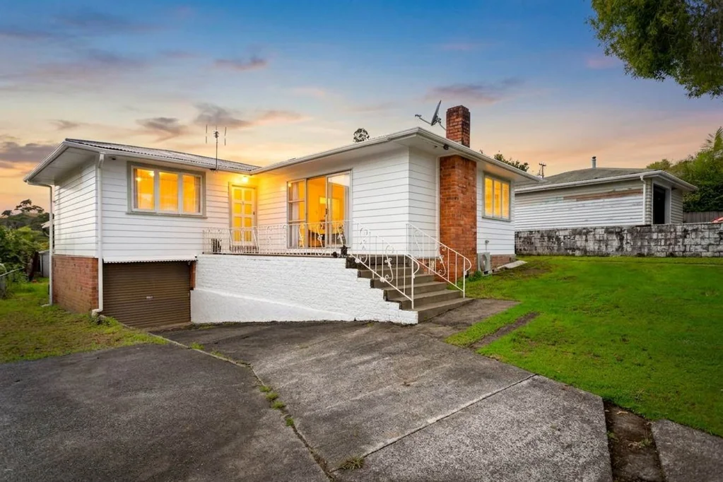 Modern 3-Bed Home + Fully Contained 1-Bed Slee...