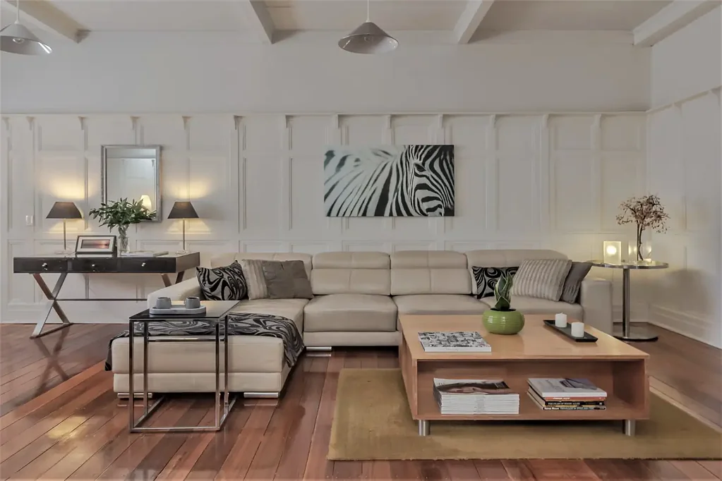 Executive Duplex. Fully Furnished & Accessorised. Includes all Utilities, Fast WIFI, Smart TV, Netflix & Foxtel. Just bring your suitcase!