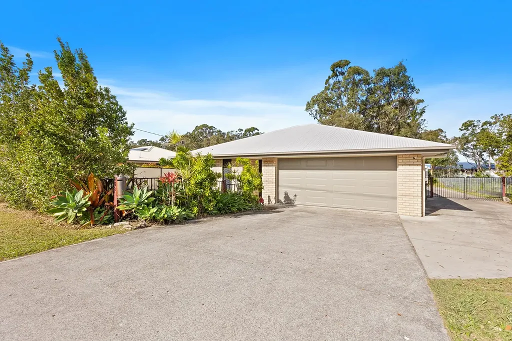 Cooloola Cove 4Kwarto The Complete Family Package – Space, Style & Shed!