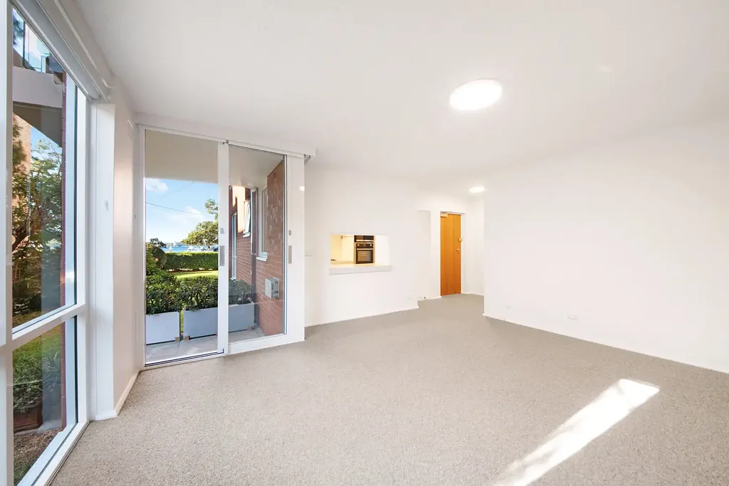 Stunning One Bedroom Apartment with Water Views in the Heart of Balmoral Beach