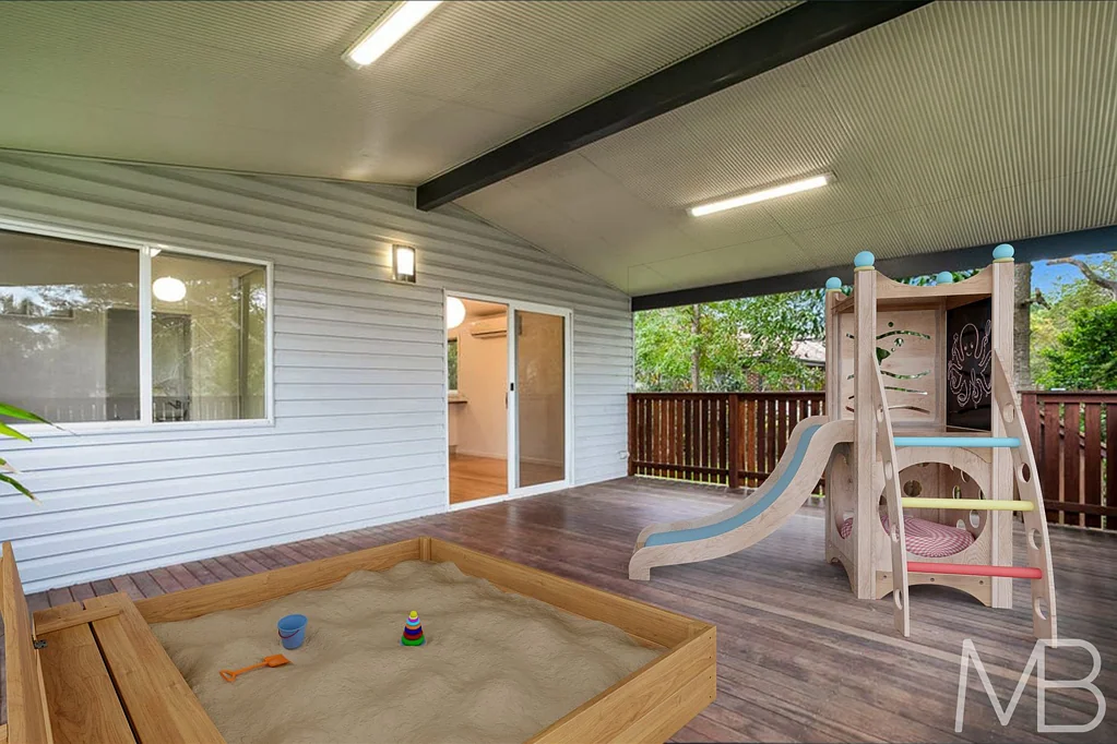 North-Facing Family Home With Beautiful Huge Gardens