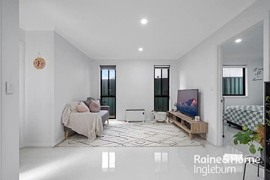 1A Park Street, Ingleburn, NSW 2565, 2房, 1浴, House
