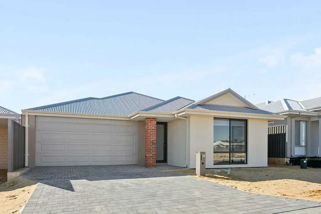 Spacious Family Living in Sinagra