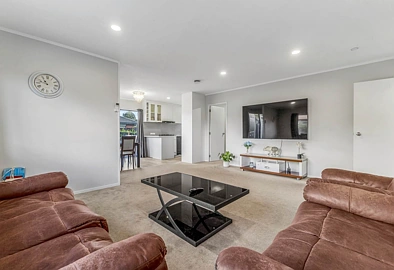 Heart of Manurewa 4 Bedrooms Home is ready for...