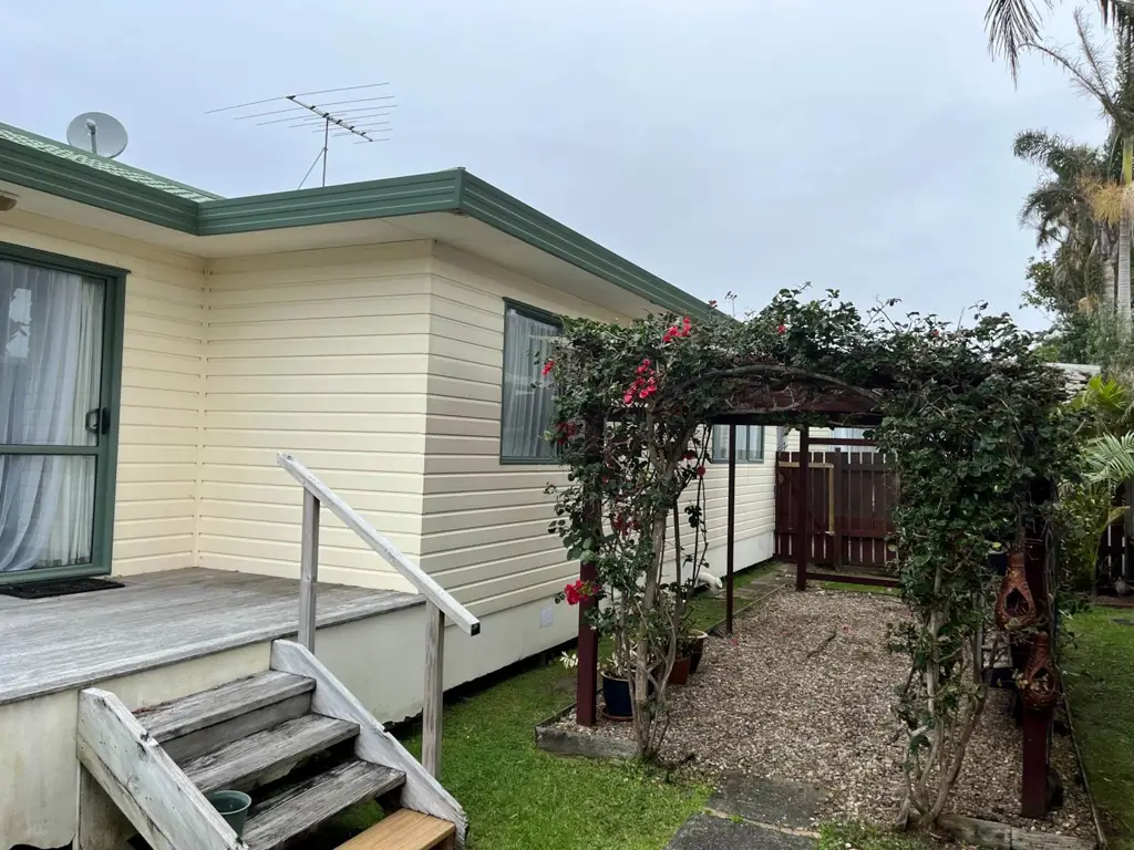 Spacious 3 Bedroom Home in Orewa