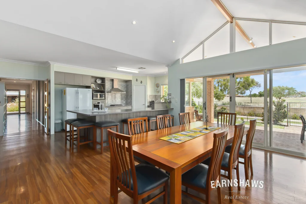 4 Brownlie Road, Swan View, WA 6056