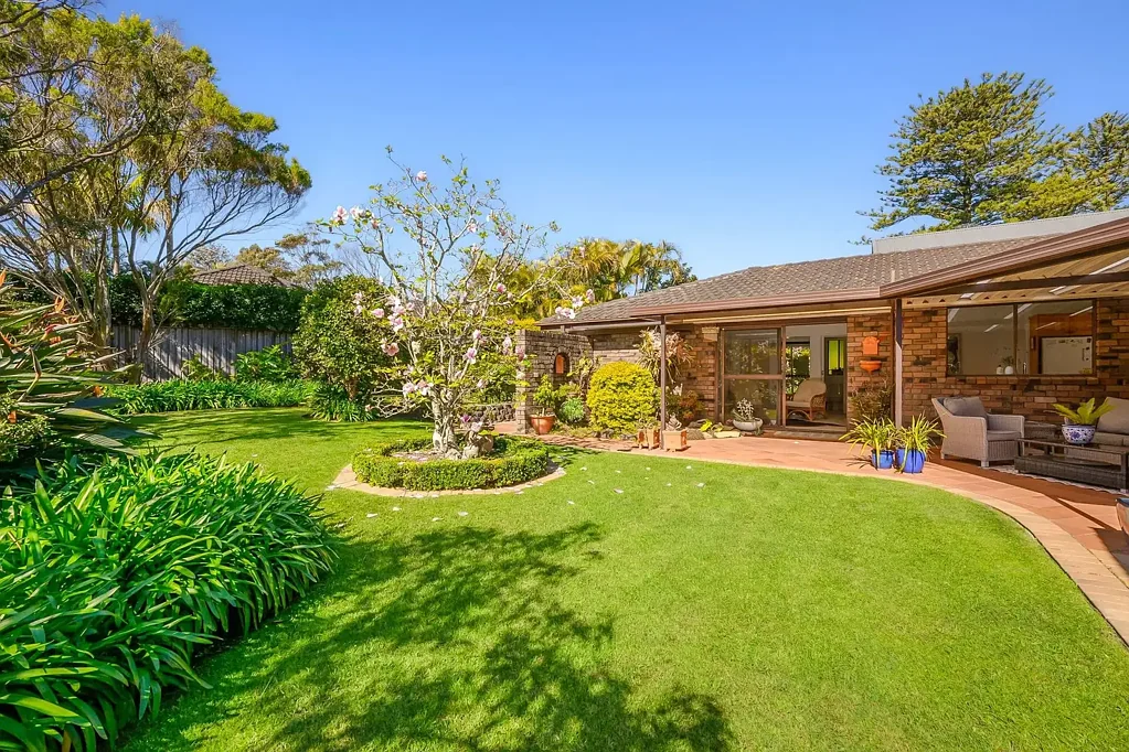 Avalon Beach 3બેડરૂમ A Timeless Mid Century Coastal Home in a Prime Beachside Position