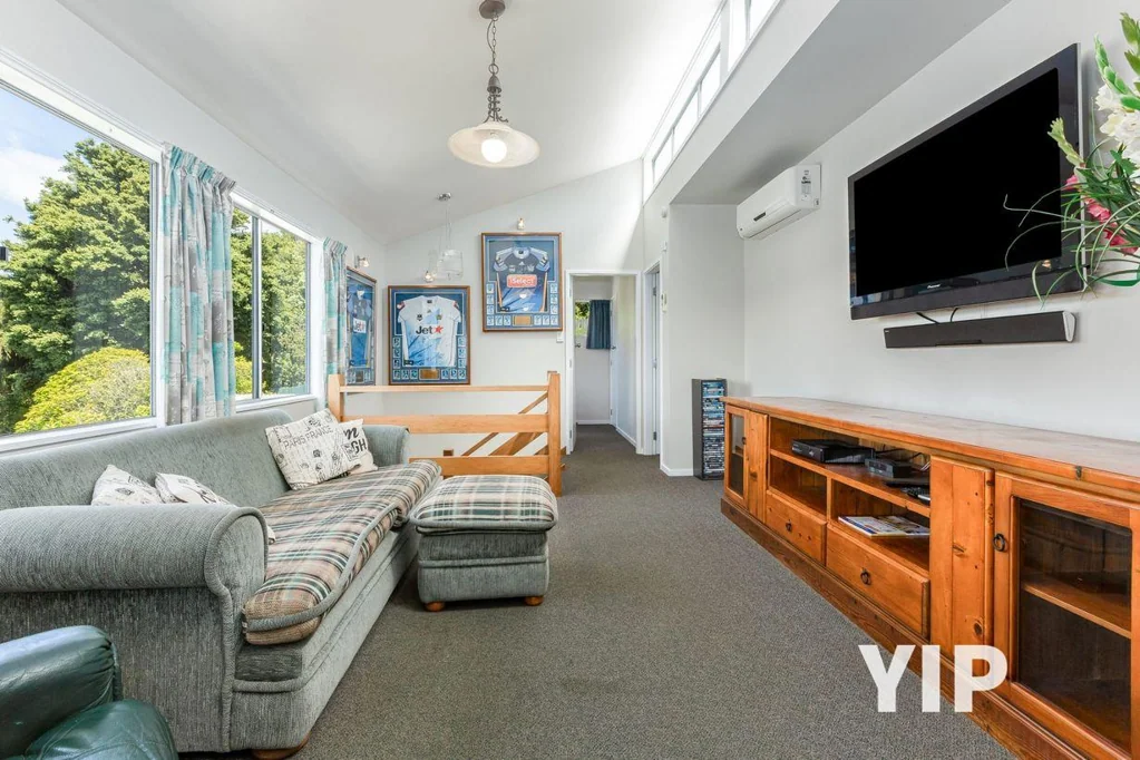 71A Larsen Crescent, Tawa, Wellington
