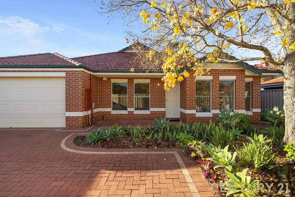 Lathlain 4 Bedroom SPACIOUS 4 BEDROOM FAMILY HOME SURROUNDED BY CONVENIENCE!!