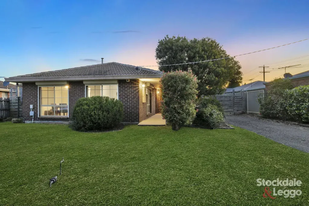 4 Isaac Smith Crescent, Cranbourne, VIC 3977
