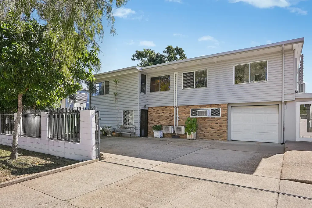 Kirwan 4 Bedroom Spacious family home with versatile dual-levels