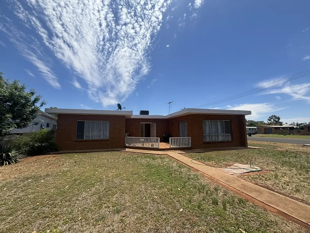 42 Napier Street, Goolgowi, NSW 2652