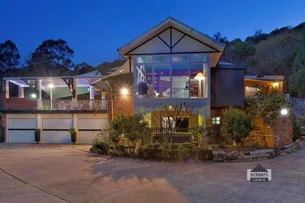 Bahrs Scrub 5Habitaciones This magnificent  house is Set on 6634m2 block!!!