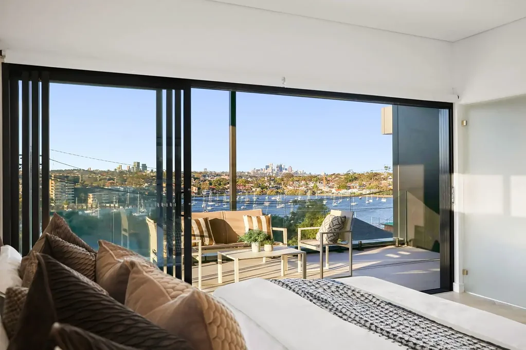 Chiswick 4침실 Architectural Masterpiece with Harbour Bridge Views in Exclusive Cul-de-sac